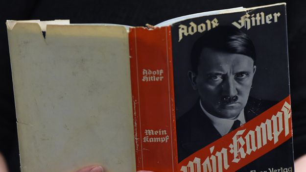"Mein Kampf" Adolfa Hitlera