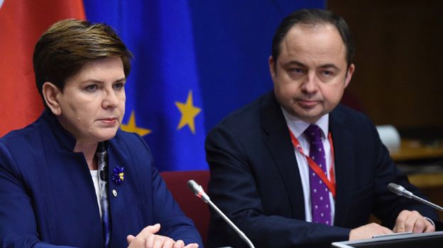 Premier Beata Szydło i minister ds. europejskich Konrad Szymański