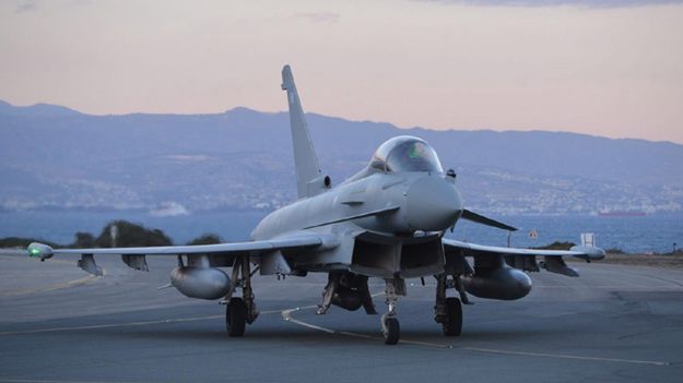 Brytyjski myśliwiec w bazie Akrotiri