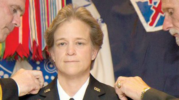 Generał Diana Holland