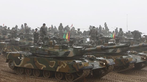 Armia Korei Płd. w stanie gotowości - ćwiczenia po próbie rakietowej Korei Płn.