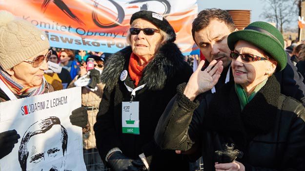 Danuta Wałęsa na wiecu KOD w Gdańsku