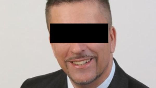 Piotr K. jest oskarżony o wzięcie ponad 20 tys. zł łapówki.