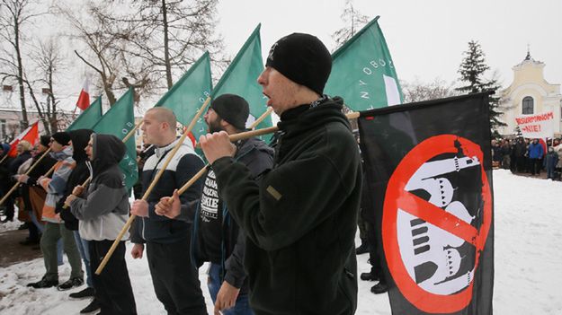 Demonstracja antyimigrancka, zorganizowana przez Ruch Narodowy, Stowarzyszenie Rodzin "Polska Pamięć i Tożsamość" i ONR
