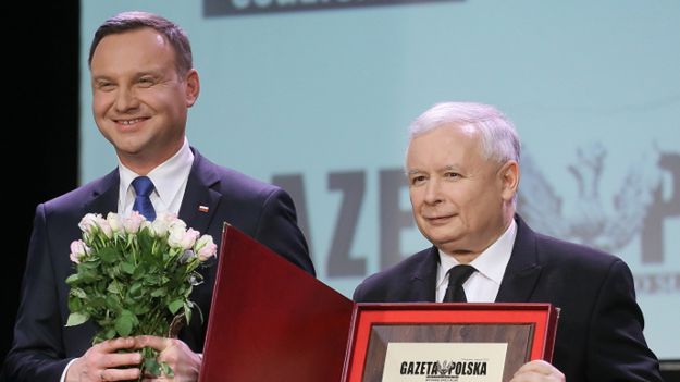 Prezydent Andrzej Duda i prezes PiS Jarosław Kaczyński podczas gali "Gazety Polskiej"