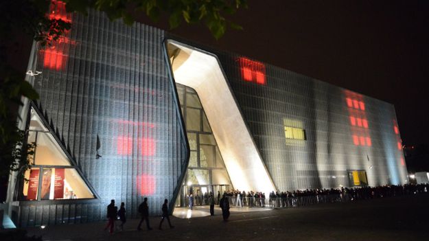 Budynek Muzeum Historii Żydów Polskich POLIN