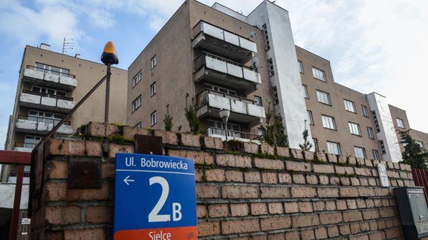Budynek mieszkalny przy ul. Bobrowieckiej 2B w Warszawie