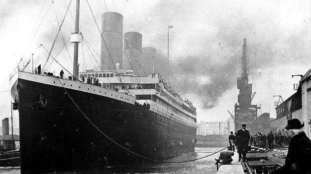 Titanic podczas swojego dziewiczego rejsu w Southampton w 1912 roku