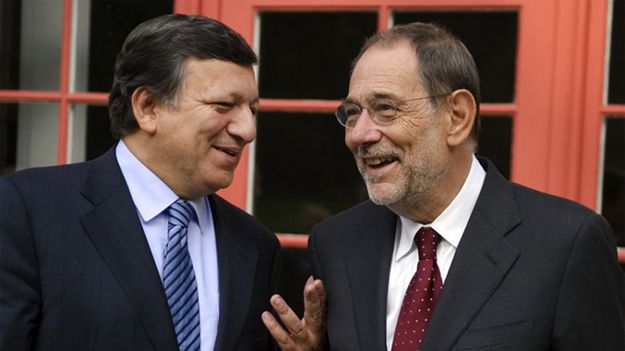Javier Solana (z prawej) i Jose Manuel Barroso