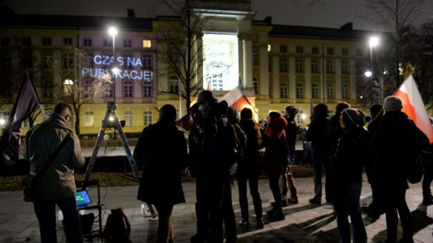Protest Partii Razem przed Kancelarią Prezesa Rady Ministrów