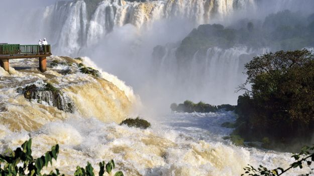 Potomkowie Polaków mieszkają głównie w trzech południowych stanach Brazylii &#8211; Paranie, Santa Catarinie i Rio Grande do Sul. Na zdj. wodospady Iguacu w Paranie