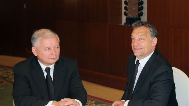 Jarosław Kaczyński i Viktor Orban - zdjęcie z 2010 roku