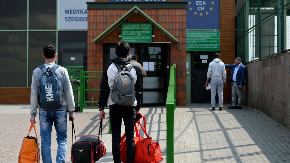 Wszystkie chwyty dozwolone. Ostra walka o rząd ukraińskich dusz i górę pieniędzy (East News)
