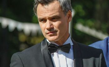 Przeszczepił włosy pół roku temu. Tak wyglądają teraz