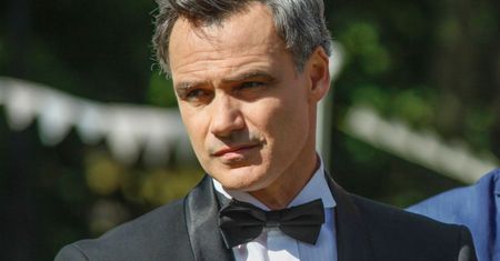 Przeszczepił włosy pół roku temu. Tak wyglądają teraz