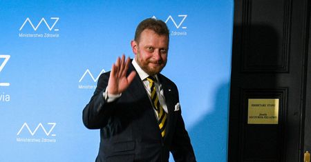 Szumowski dostał czerwoną opaskę (Opinia)