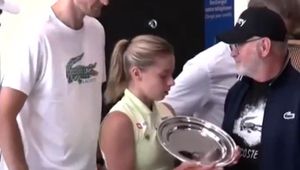 Pokazali nagranie Chwalińskiej po zejściu z kortu. Tego jej team nie mógł sobie odmówić
