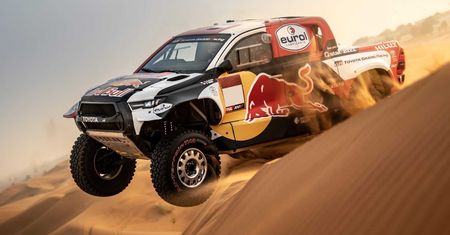 Toyota GR DKR Hilux T1+ wystartuje w Dakarze. Pojedzie nią Nasser Al-Attiyah
