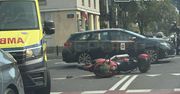 Warszawa: Zderzenie auta z motocyklem na Woli. Motocyklista w szpitalu