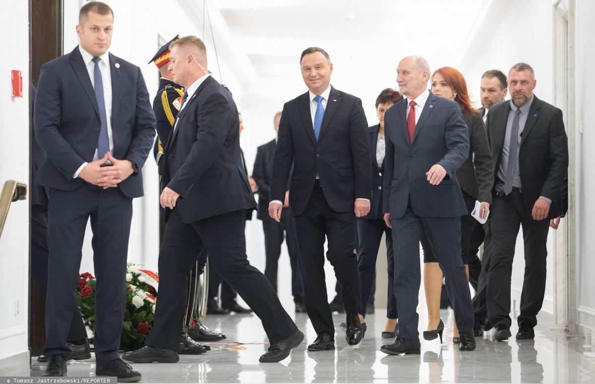 Andrzej Duda rusza z kampanią prezydencką. Sejmowe kuluary: "Antoni Macierewicz pomógł prezydentowi"
