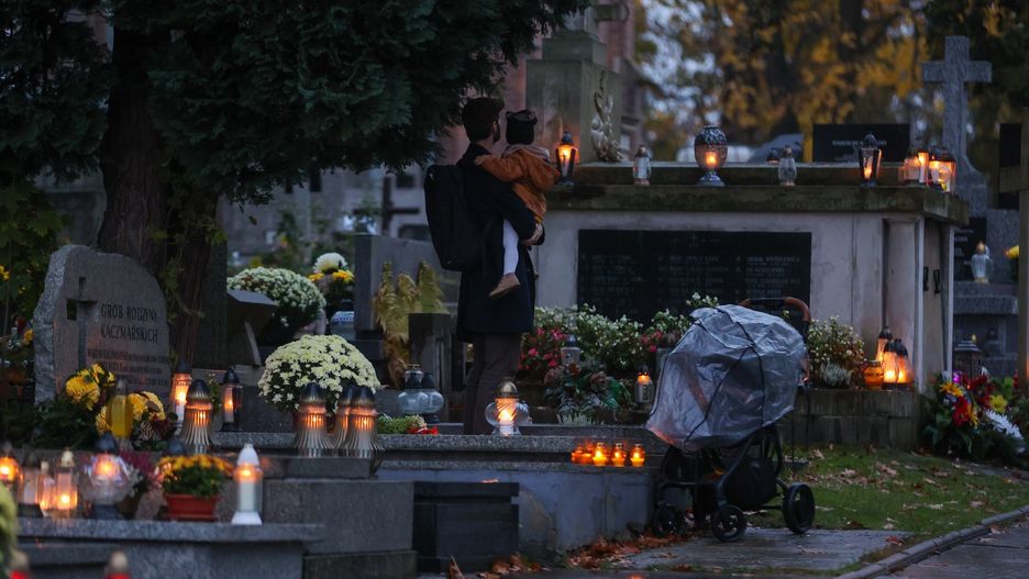 1 listopada obchodzimy dzień Wszystkich Świętych, a 2 listopada Dzień Zaduszny