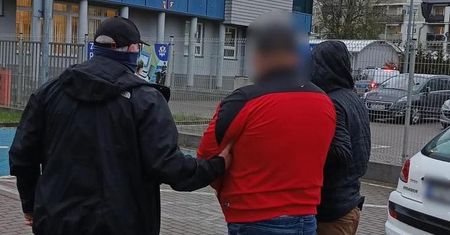 Poszukiwano go na podstawie 15 listów gończych. Wpadł, gdy odwiedzał rodzinę