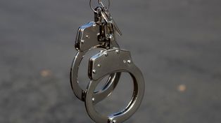 Oświęcim: Policjanci zatrzymali na terenie gminy dwóch poszukiwanych przestępców. Trafili za kratki na kilka lat
