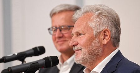 Wybory 2020. "To wybór nadziei". Kwaśniewski i Komorowski popierają Trzaskowskiego