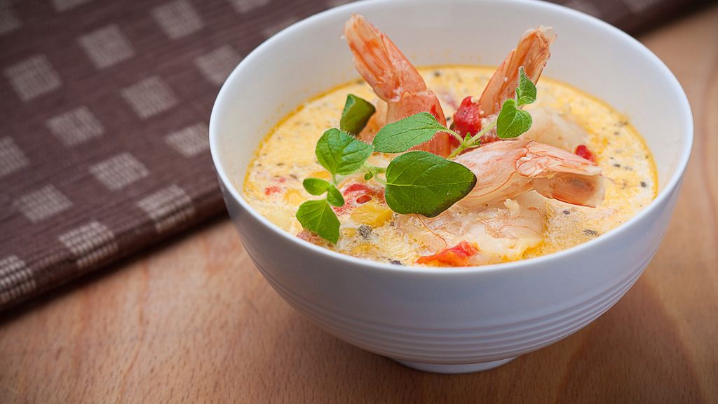 Zupa krem z krewetek przygotowana z dodatkiem mleka o niskiej zawartości tłuszczu (2%) 1:1