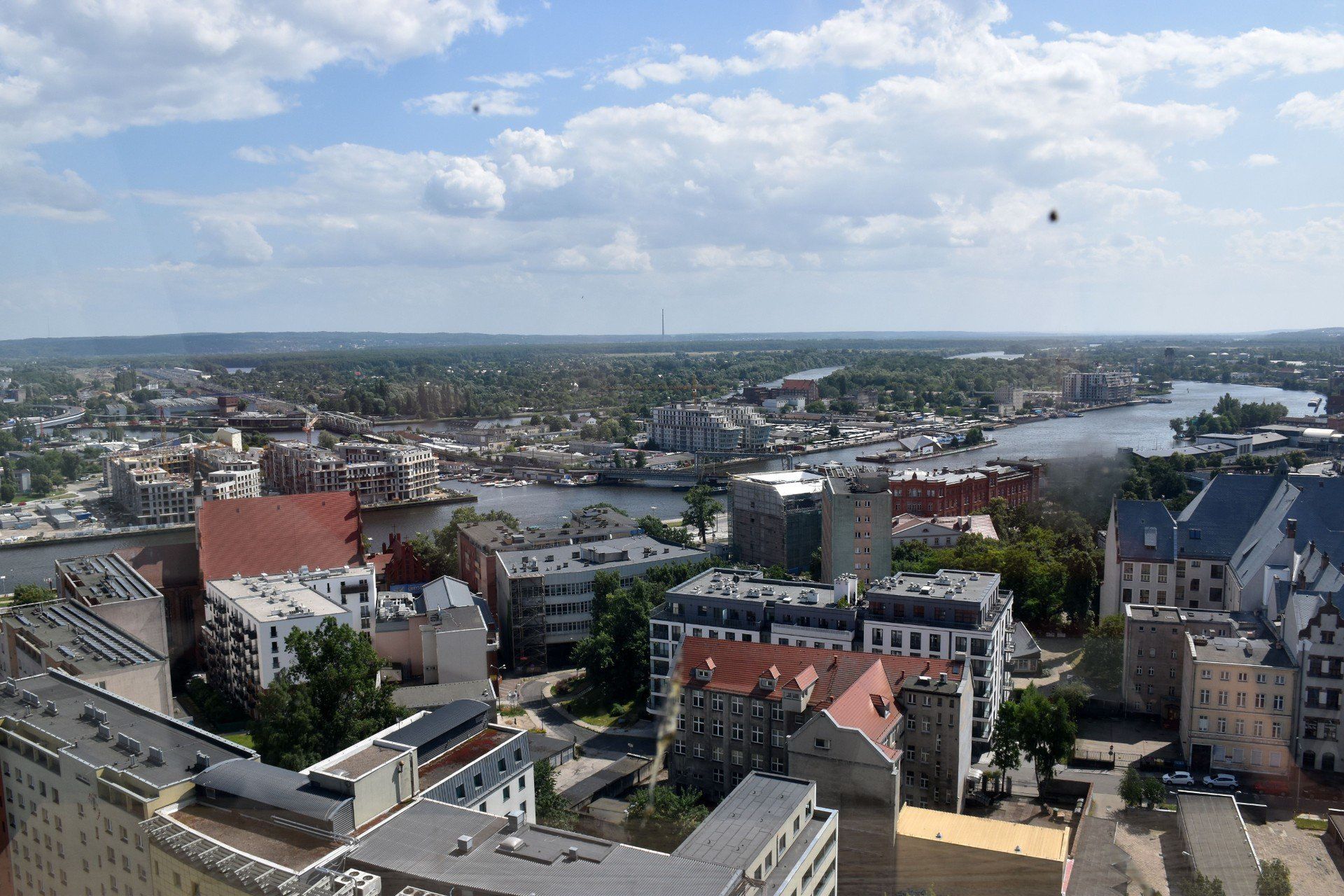 Średnia liczba mieszkańców osiedla: ok. 9 300
