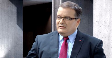 Andrzej Dera: Polska nie powinna być liderem w wymachiwaniu szabelką