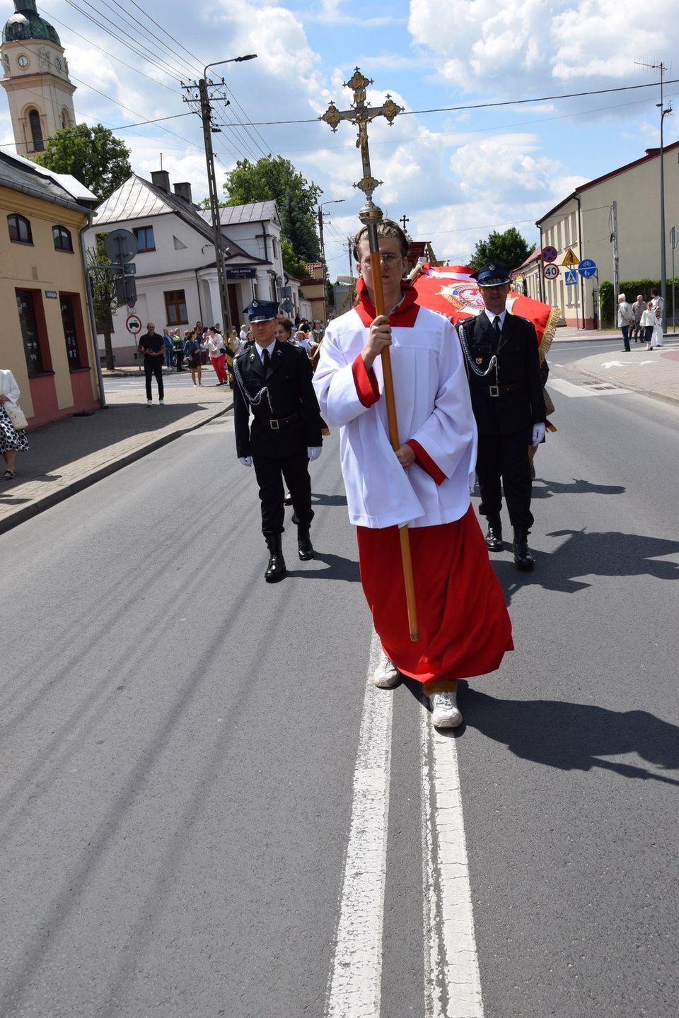 Boże Ciało 2025 w Zduńskiej Woli. Tłumy na procesji