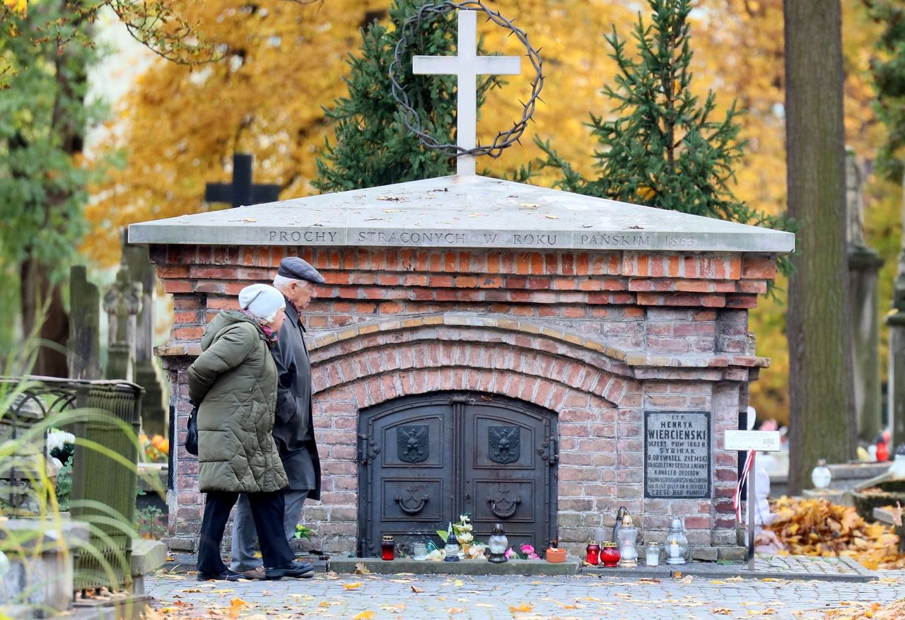 Lublin: Świadkowie pokoleń - portret wojskowej części cmentarza przy Lipowej