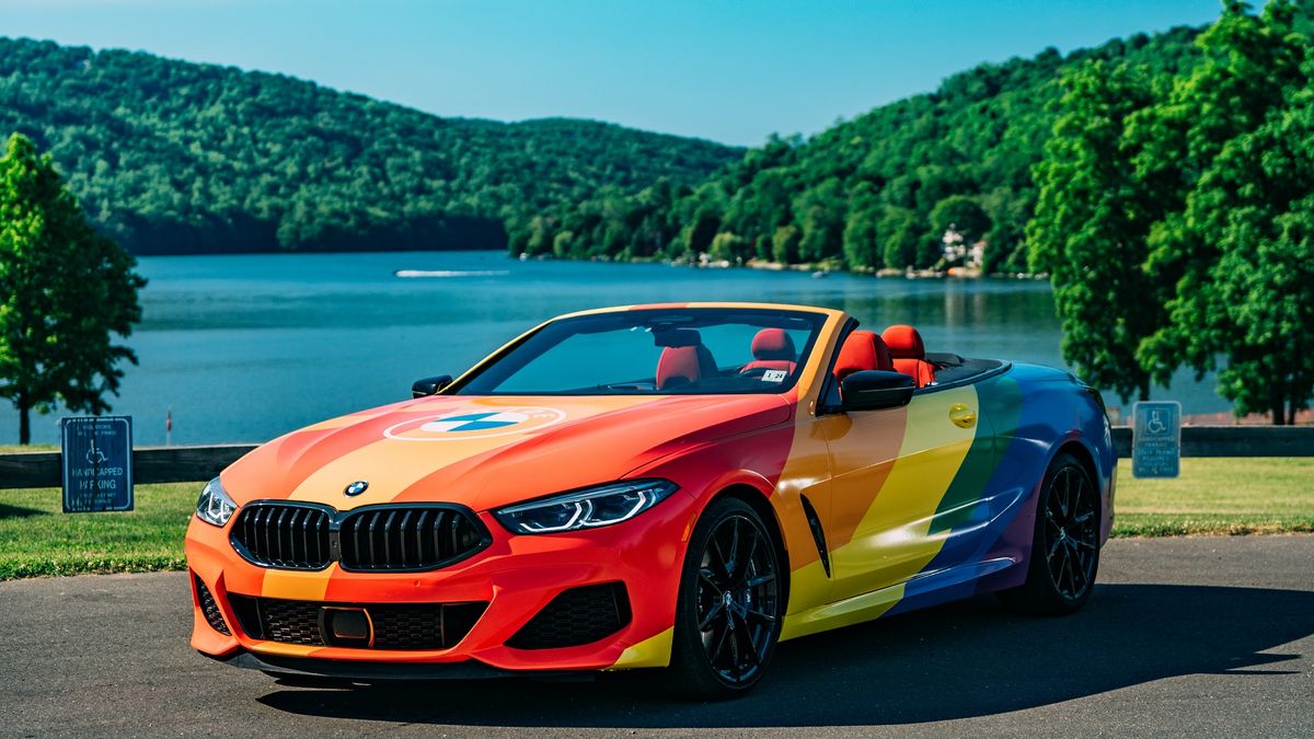BMW dodało tęczę do logo. Ruszyła lawina komentarzy 