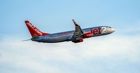 Chwile grozy na pokładzie samolotu. "Stewardesy szukały lekarza"