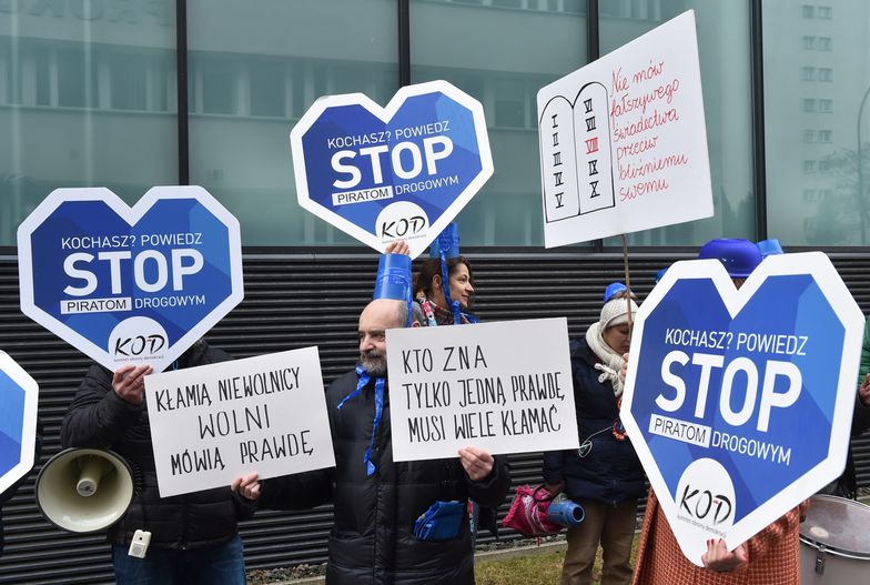 PZU wściekły na KOD. Poszło o serduszka i hasło z kampanii