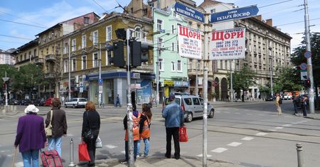 Podwyżki pensji, nowe twarze w polityce. W Bułgarii przed wyborami populizm ma się dobrze