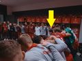 Pokazali film z szatni kadry. Kibice zgodni. "Przyszły kapitan"