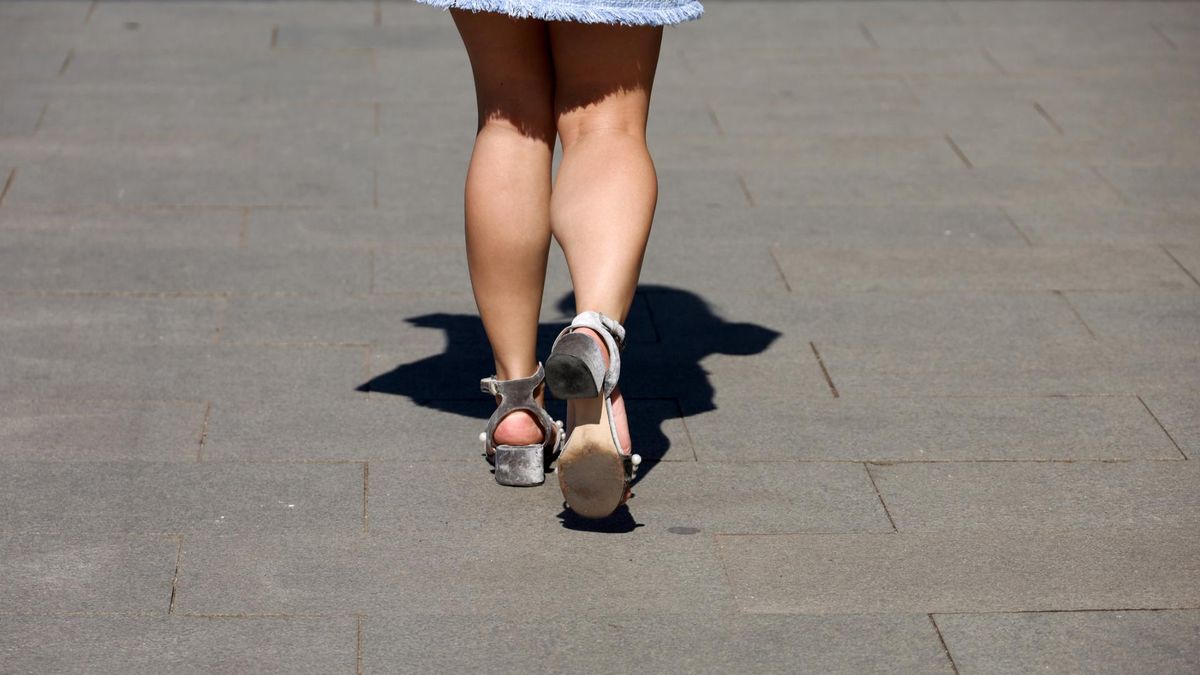 Jednym z objawów stłuszczenia wątroby jest opuchnięcie kończyn