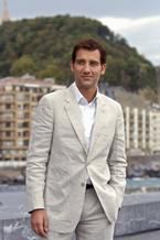 Niezauważalny Clive Owen