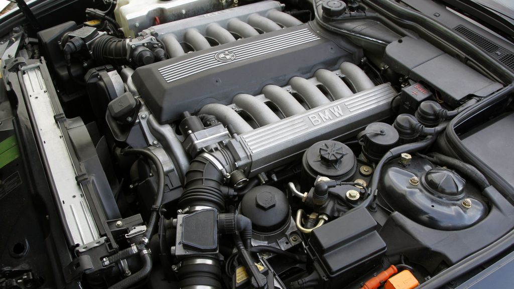 35 lat, 4 generacje i kilkanaście wersji - BMW ma powody do dumy