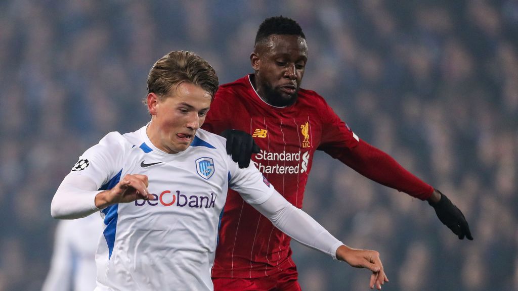 Sander Berge (z lewej) i Divock Origi