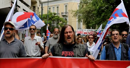 Grecja stanęła z powodu strajku powszechnego. Protestują przeciw obniżkom pensji i emerytur