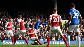 Premier League: bezbarwny Arsenal, latająca kurtka Mesuta Oezila