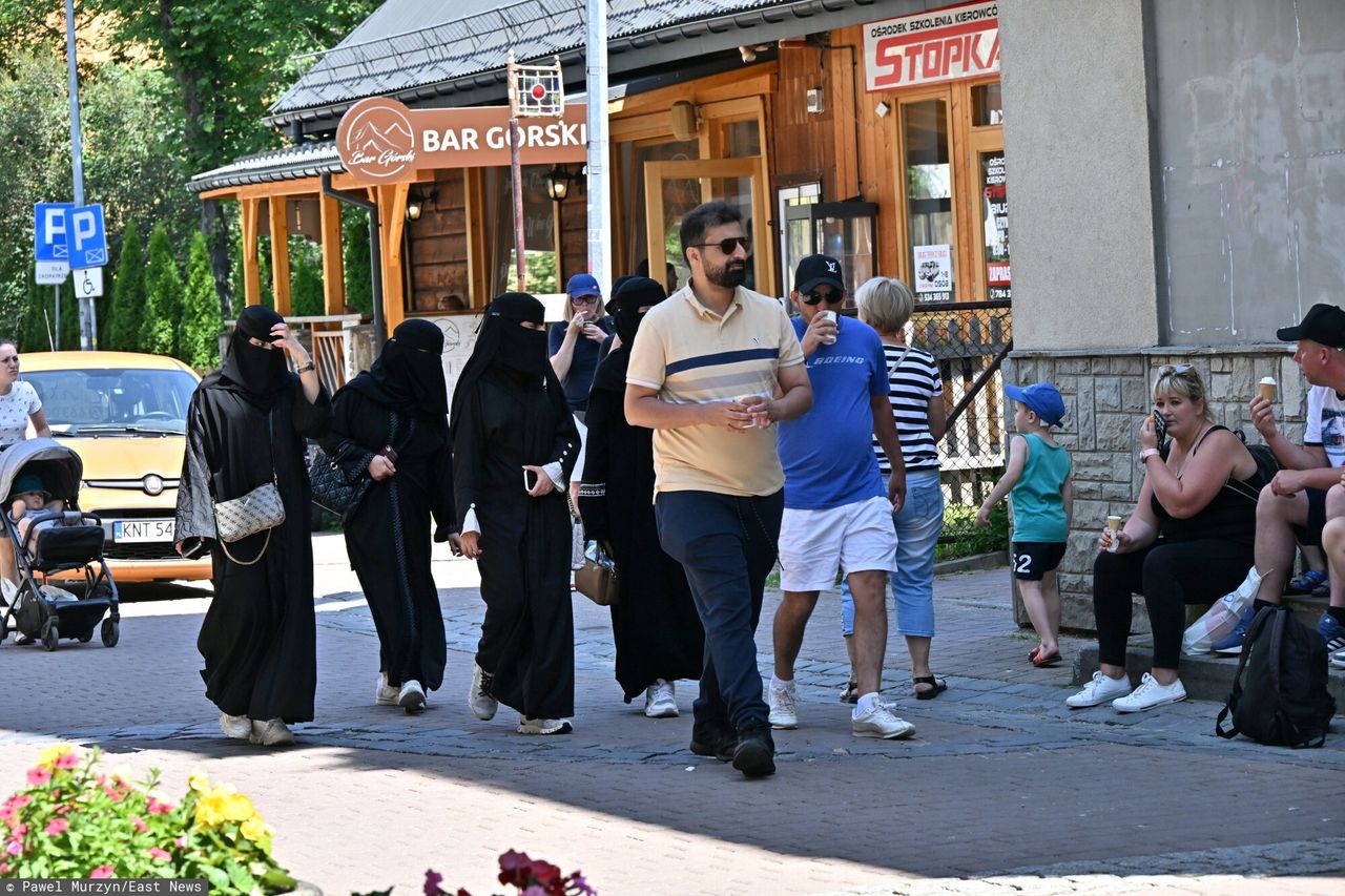 Arabowie zalali Zakopane. "Jesteśmy dla nich Disneylandem"