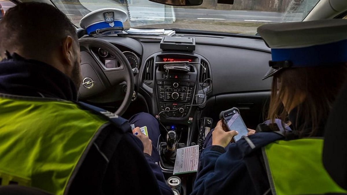 Policjanci odkryli tajemnicę kierowcy (zdjęcie ilustracyjne)