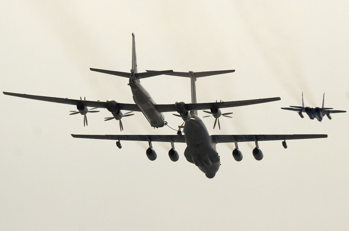 Tu-95 - overview picture