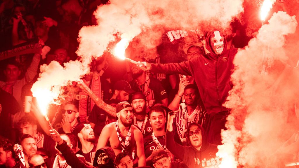 fani PSG podczas meczu z Olympique Marsylia