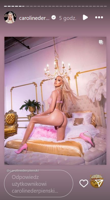Caroline Derpienski pokazuje wyrozbierane zdjęcia i psioczy na modelki z Instagrama