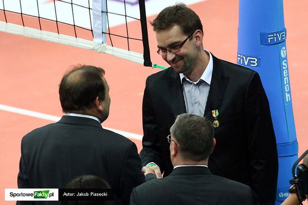 Sebastian Świderski w roli asystenta Daniela Castellaniego sprawdza się bardzo dobrze